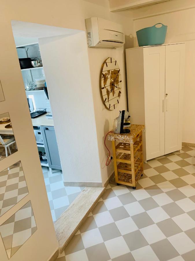 Wonderful In Old Appartement *